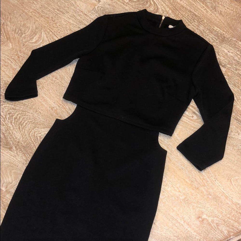 Forever 21 small long sleeve black dress cutout